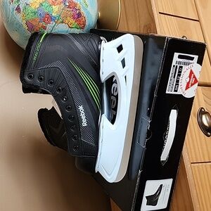 Reebok Size 12 RW 250 Hockey Skates